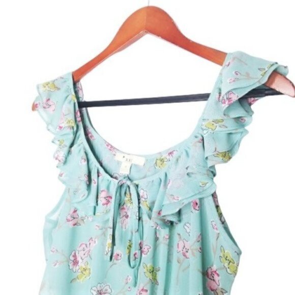 4/$25 Forever 21 Mint Green Floral Ruffle Sleeveless Top - Picture 2 of 7